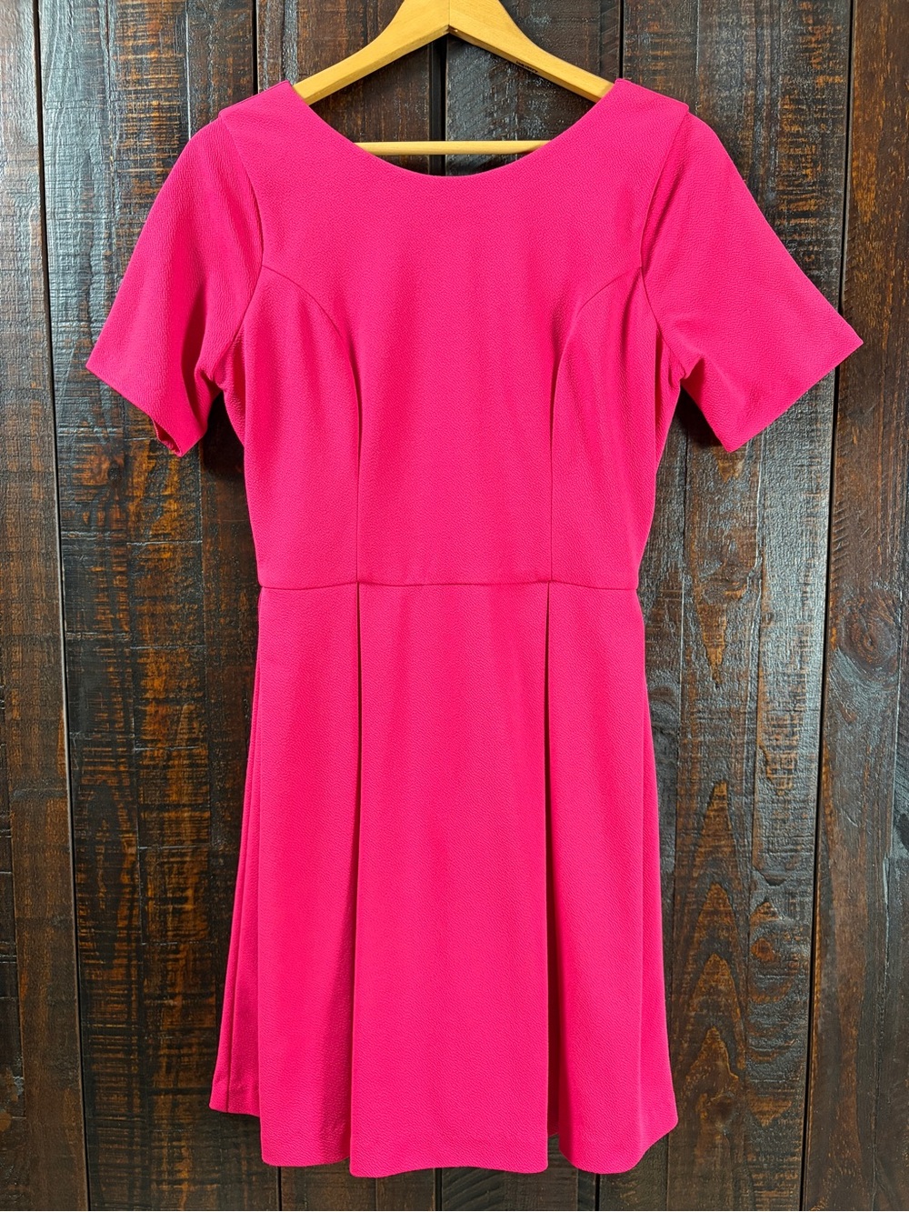 SINGLE Los Angeles Vibrant Pink Short Sleeve Pleated Dress